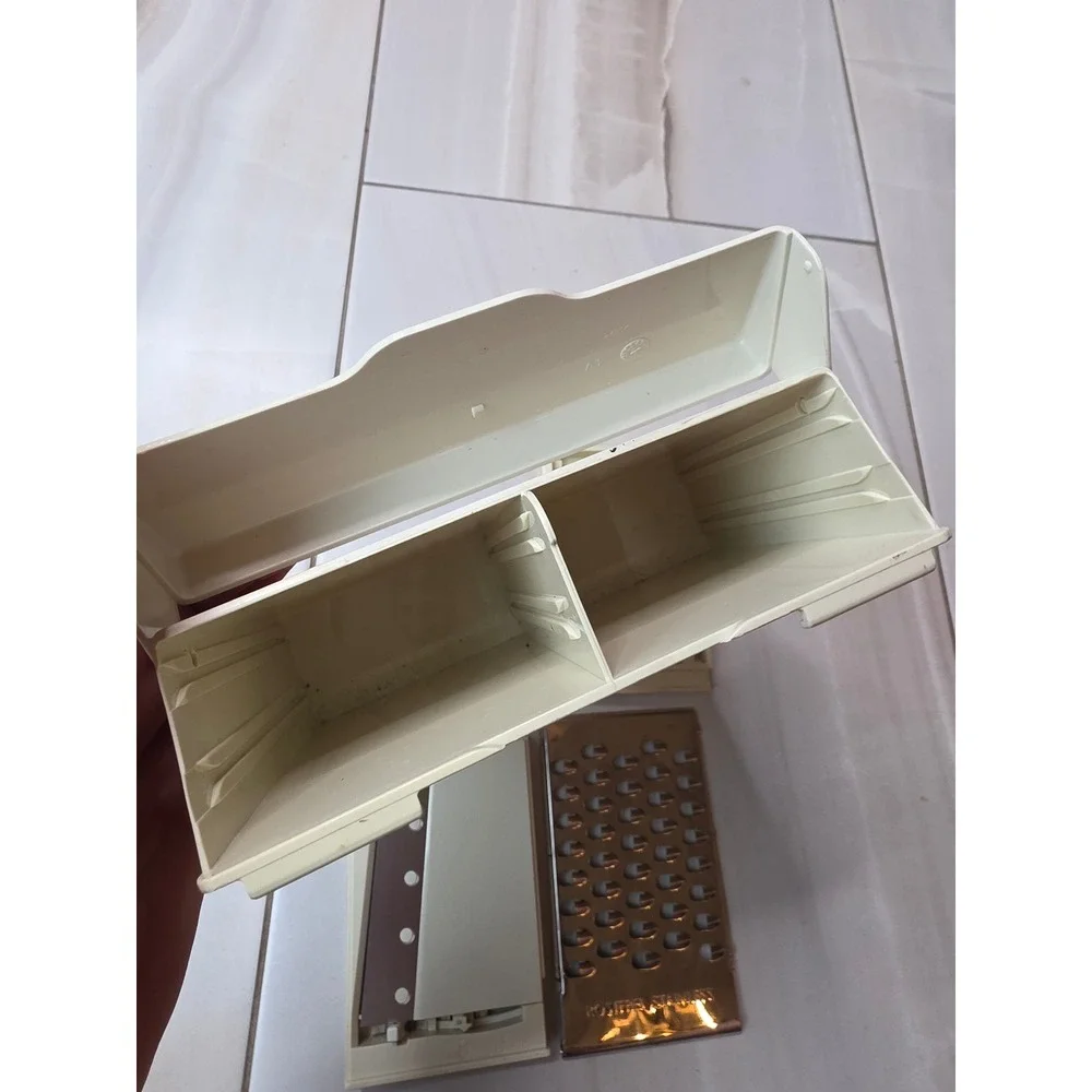 Pampered Chef Ultimate Mandoline Slicer Replacement Blades and Storage‎ Case A2
